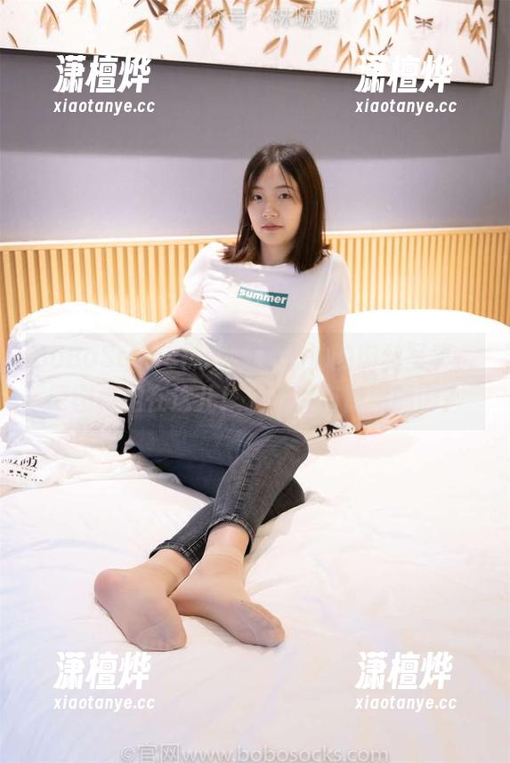 BoBoSocks袜啵啵-奶油 BoBoSocks袜啵啵 - 奶油的肉丝写真,原图真相在这儿!难道真有隐藏的肉?
