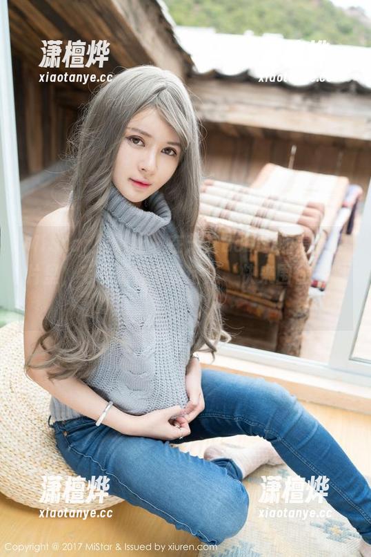 MiStar魅妍社-芝芝Booty MiStar魅妍社 - 在芝芝Booty的高清图片里,毛衣仿佛会说话:‘快来围住我吧!’