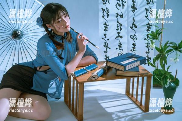 看原图，舞娘Natsuko夏夏子的每一个动作都让人想要停留，真是妙不可言！