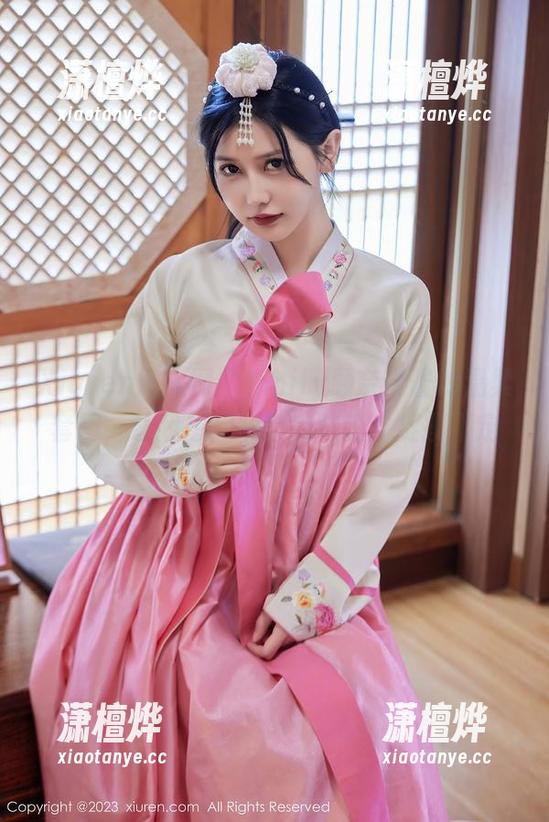 Xiuren秀人网-Emily顾奈奈酱 Xiuren秀人网 - Emily顾奈奈酱的温柔套图,让我想起初恋的味道,捉摸不定