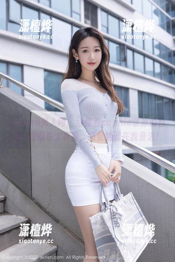 Xiuren秀人网-sophie余冰 Xiuren秀人网 - 给你看sophie余冰的自拍:原图也太真实,感觉她就在我旁边!