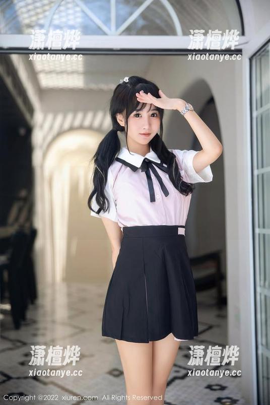 Xiuren秀人网-周于希Sally Xiuren秀人网 - 周于希Sally最新户外写真,阳光洒在她脸上的时候,时光仿佛停滞了?