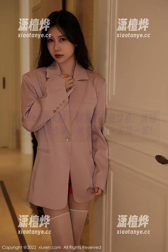 Xiuren秀人网-唐翩翩 Xiuren秀人网 - 制服不只是穿着:唐翩翩的无圣光合集,视觉冲击一波接一波!