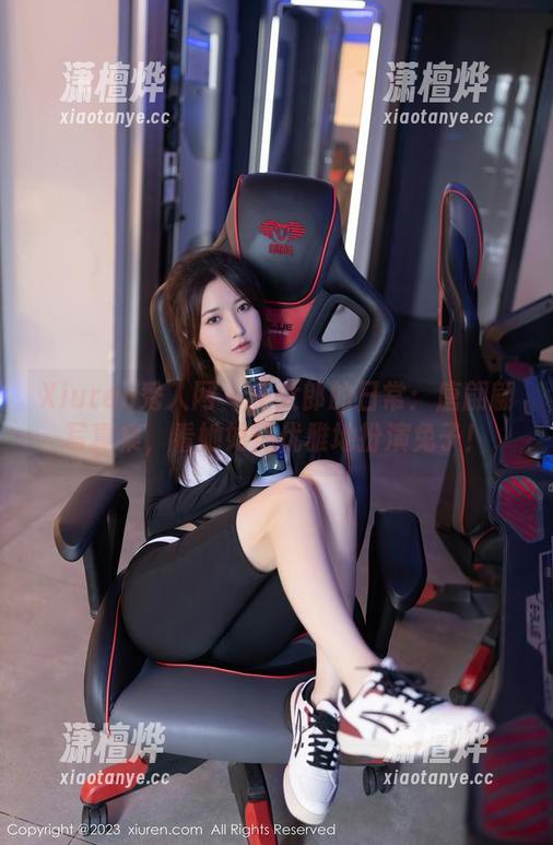 Xiuren秀人网-唐翩翩 Xiuren秀人网 - 兔女郎的日常:唐翩翩写真集,看她如何优雅地扮演兔子!