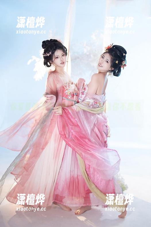 你夏夏的玛奇玛护士套图，别说你不想看！