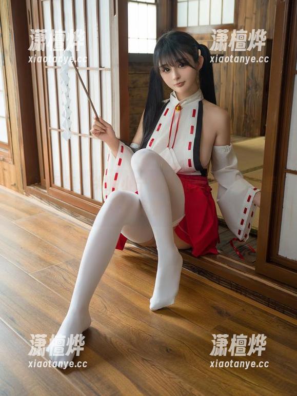 失眠小宁 私拍图集:失眠小宁油亮的夜晚,睡不着也美丽!