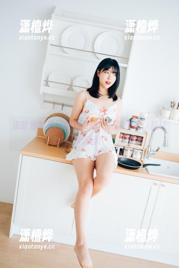 宋哈娜 宋哈娜的美腿图包更新,光影与腿,就让你沉醉!