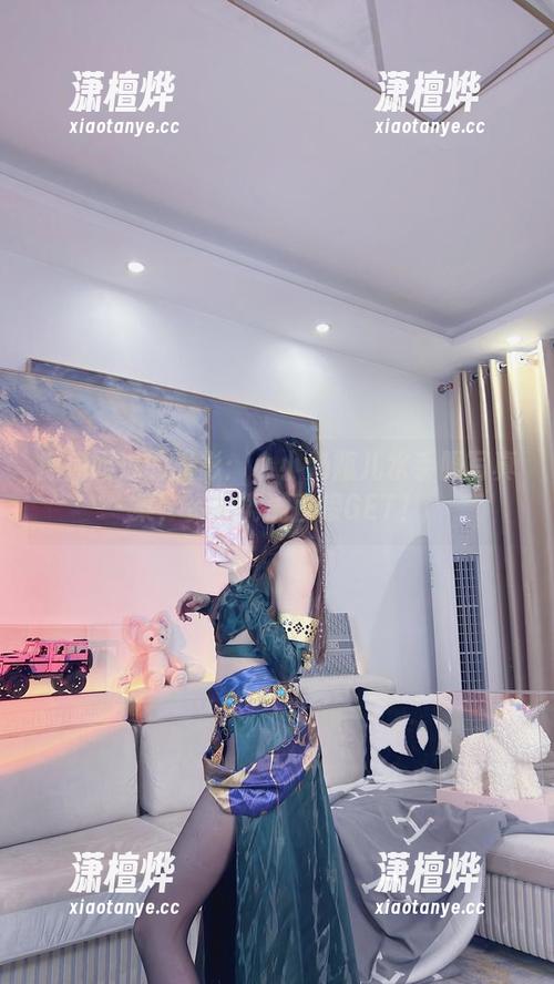 小小奶瓶儿 擦肩而过的光影:小小奶瓶儿水手服写真集,资源满满直接GET!