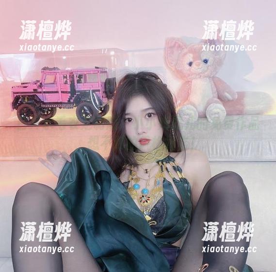小小奶瓶儿 白开水毛衣定制版:小小奶瓶儿的免费作品,想不到的风格撞击!