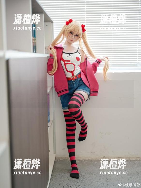 幼水铃衣 看幼水铃衣的“秘书”精选作品,真心不愧是超会撩的风格,需得好好品味一下。