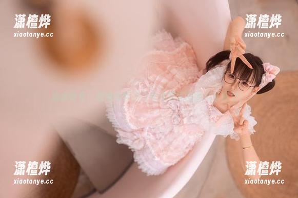 幼水铃衣 幼水铃衣:看她如何把日常变成定制的欢乐派对!