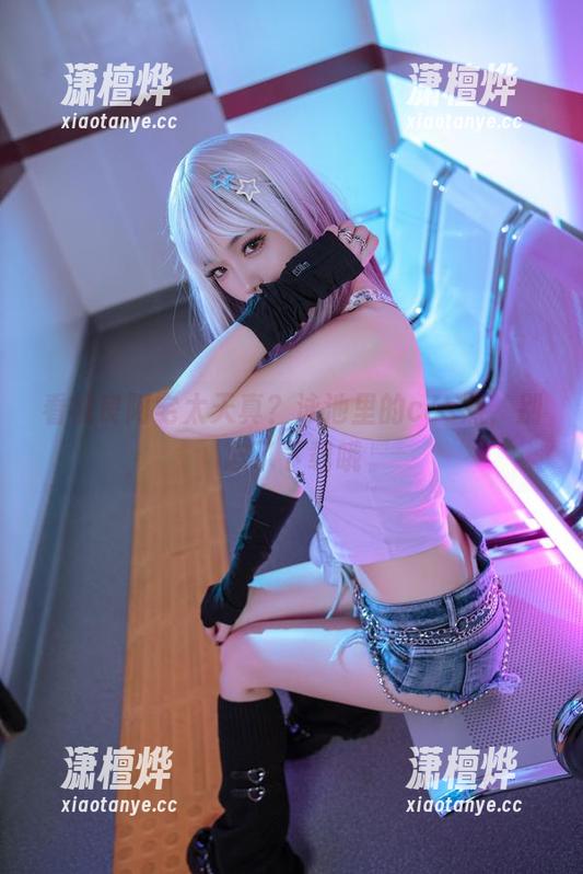 看桃良阿宅太天真？泳池里的cos照，别忘了下载哦