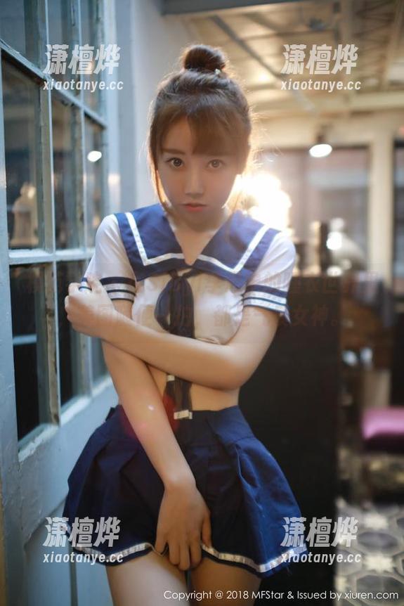 模范学院-SiByl李思宁 模范学院 - 在SiByl李思宁的睡衣世界里,美图随便一拍,都是气质女神。