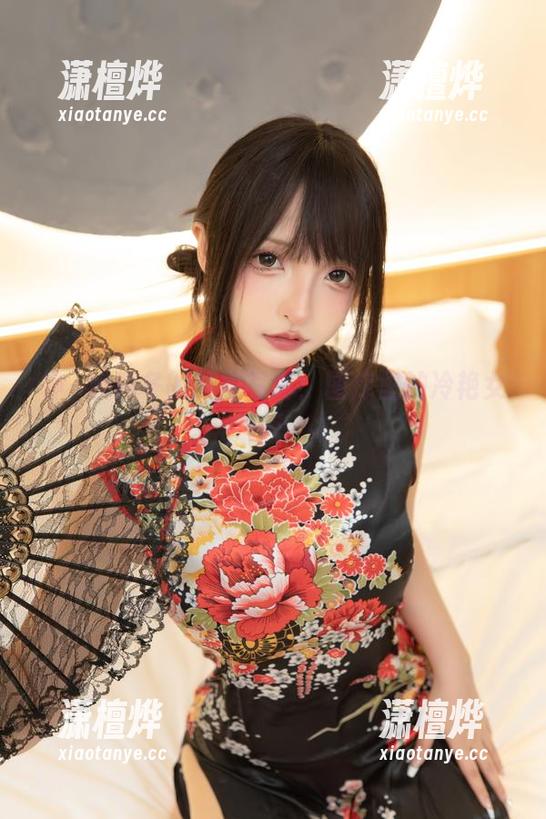 神楽坂真冬 神楽坂真冬的美脚写真:图库里的冷艳女神!