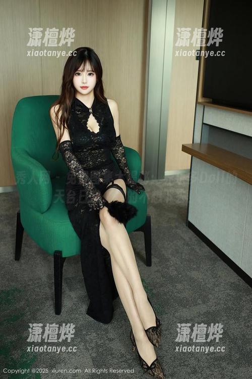 秀人网-养乐多Doll 秀人网 - 免费图集大揭秘:养乐多Doll的天台日常,真的不想下去!
