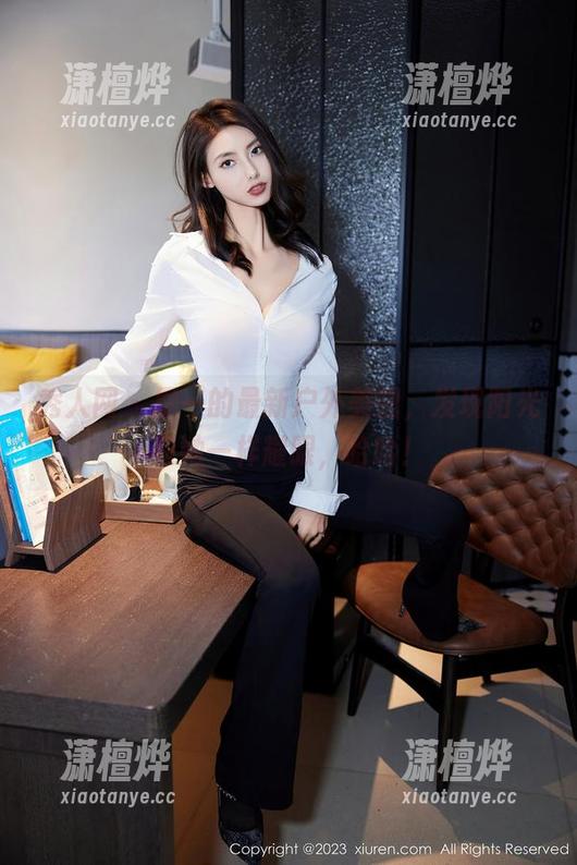 秀人网-恩一 秀人网 - 恩一的最新户外美图,发现阳光和她一样耀眼,哈哈!