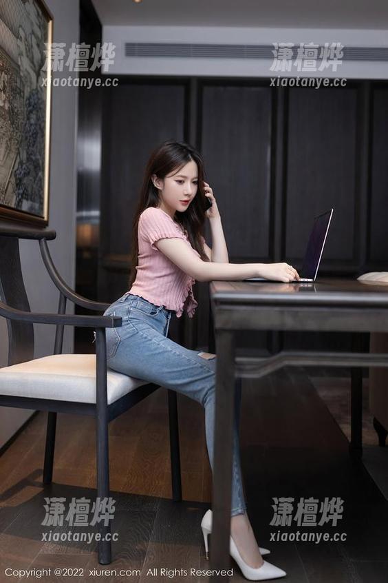 秀人网-拍黄瓜girl 秀人网 - 拍黄瓜girl和她的白衬衫,无圣光照耀下的尴尬瞬间!
