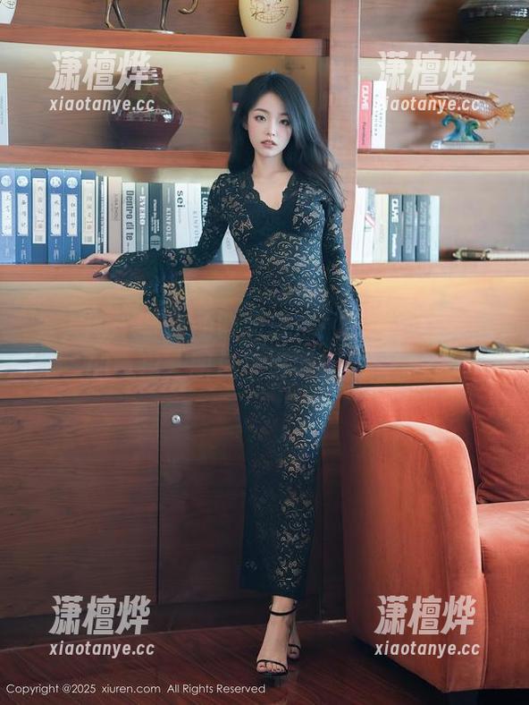 秀人网-欧阳若依 秀人网 - 圣诞的欧阳若依:原图带着节日的气息,图包里满满都是惊喜!