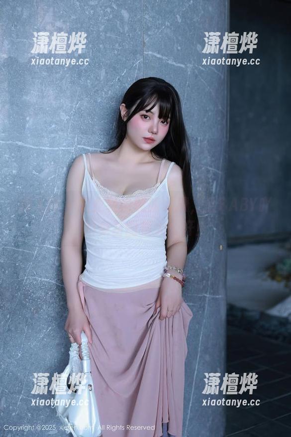 秀人网-金BABY吖 秀人网 - 职业装也能如此撩,金BABY吖的免费图集大公开!