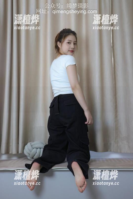 绮梦摄影-婷婷 绮梦摄影 - 跟随婷婷,解密她的秘书之道:那无圣光的原图,绝对不简单!