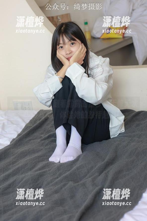 绮梦摄影-露露 绮梦摄影 - 跟随着露露的脚步:无修无水印版写真,体验她的独特魅力!