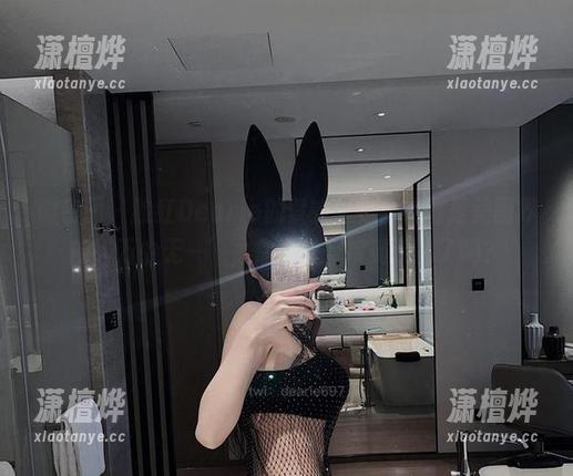 脸红Dearie 微密圈 - 脸红Dearie的紫衣丝足,绝对是美图界的‘万中无一’,你准备好接受洗礼了吗?