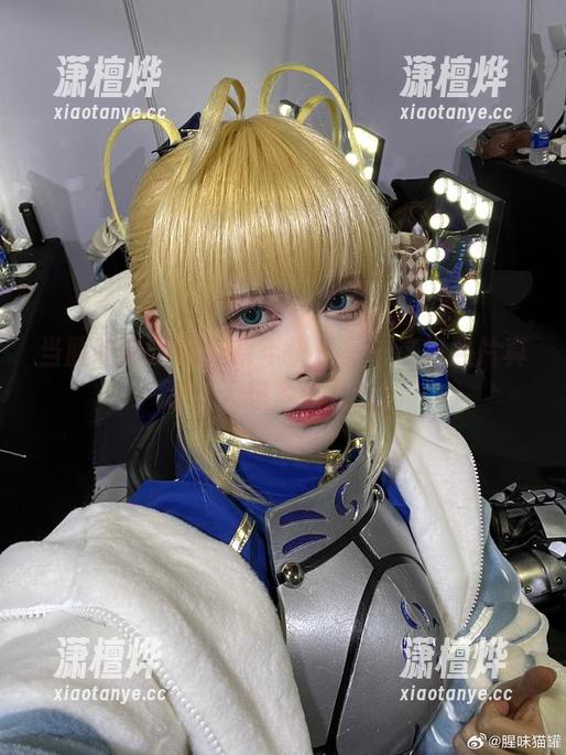 腥味猫罐 当腥味猫罐化身新年快乐——这组照片真是让人想多看几遍!