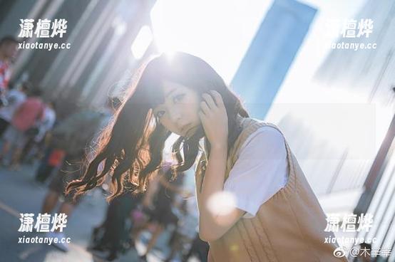 舞小喵 看到舞小喵的地狱王女写真,心里默念:无圣光,真是个奇妙的发明!