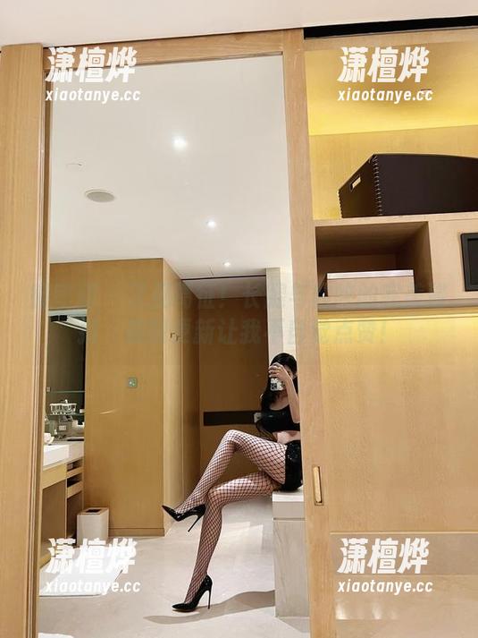 葛征 微密圈 - 又见葛征!长腿与豹纹的完美碰撞,美图更新让我不自觉点赞!
