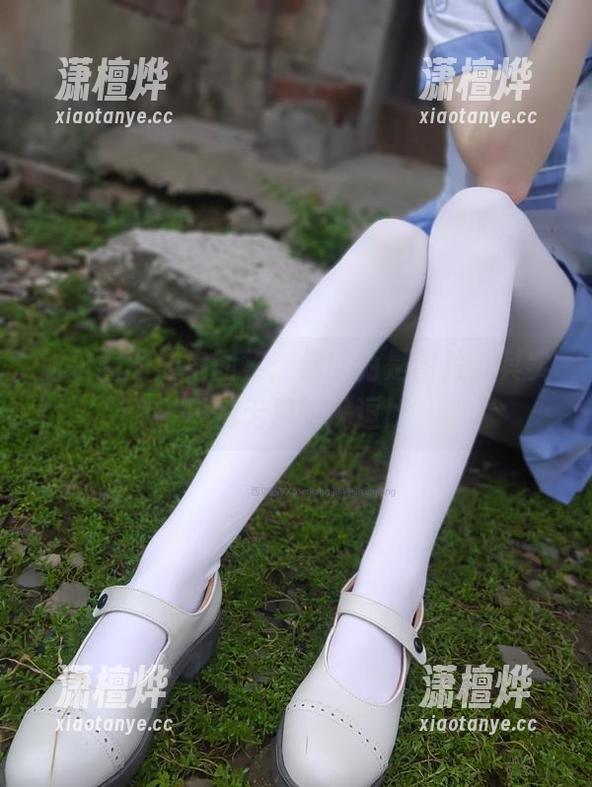 西尔酱 西尔酱的旗袍图集:你以为是图片,其实是她无声的挑逗!