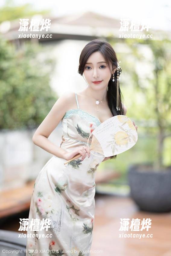 语画界-小海臀Rena 语画界 - 有小海臀Rena和她的美脚在,无圣光图包更像是个小玩意儿,轻松又魔幻。
